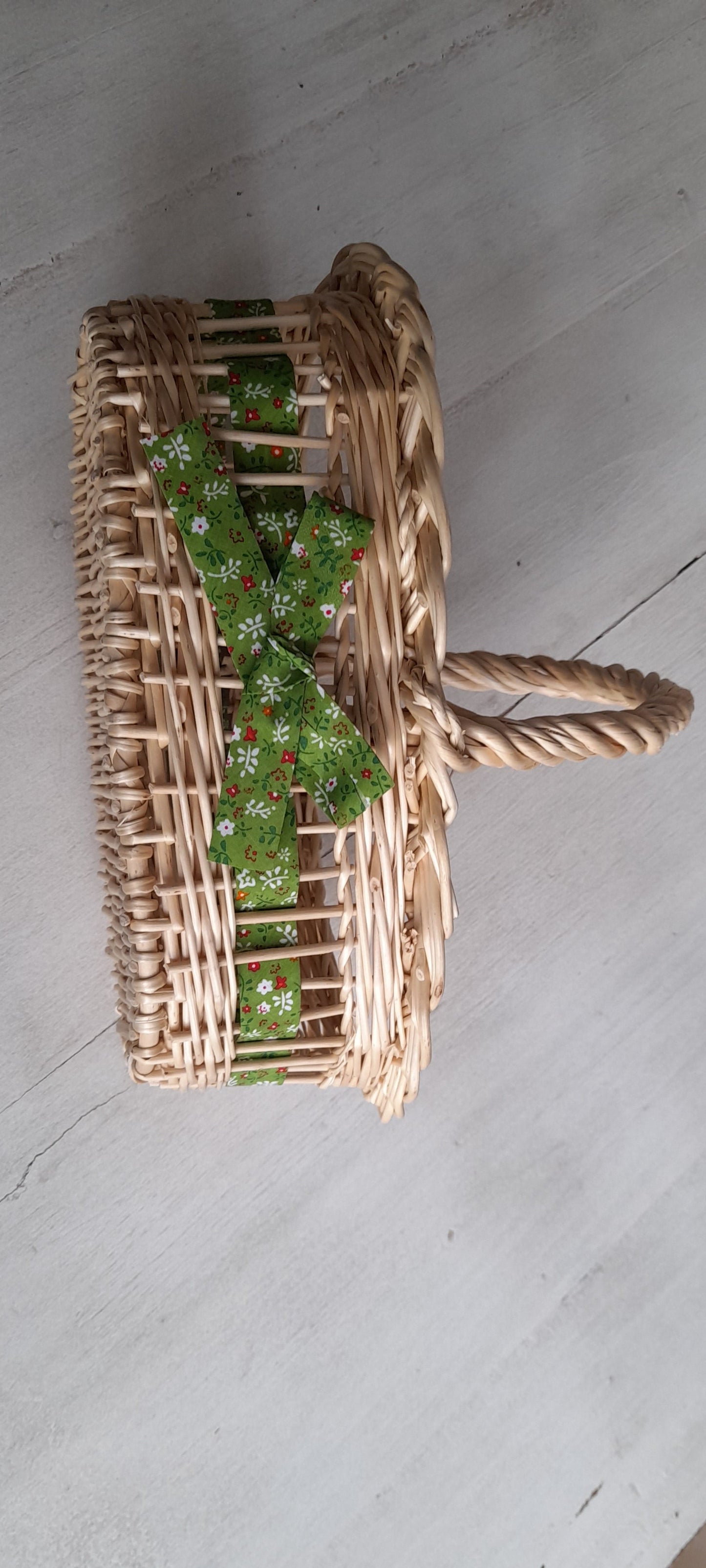 Panier en osier blanc